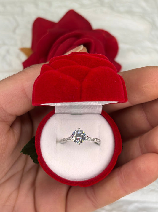 Anello Solitario con zirconi sul gambo Argento 925