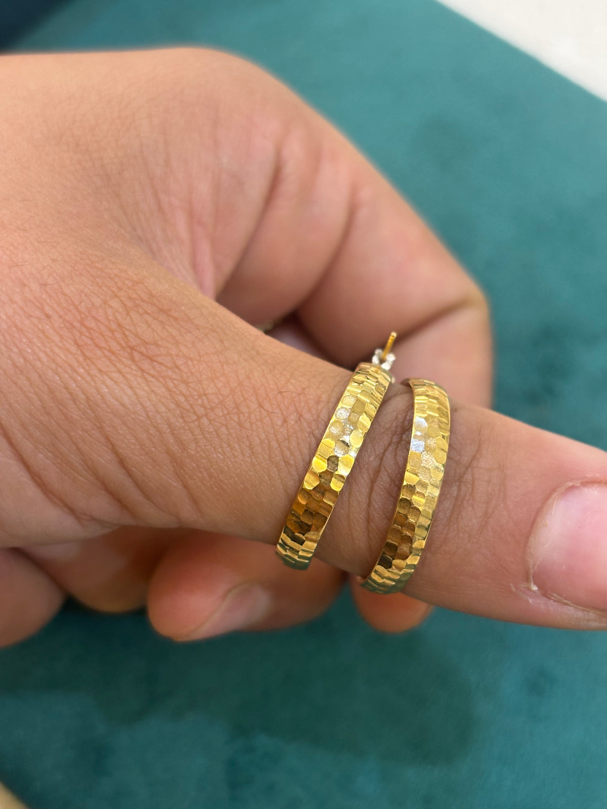 Orecchini Oro giallo cerchio Diamantato