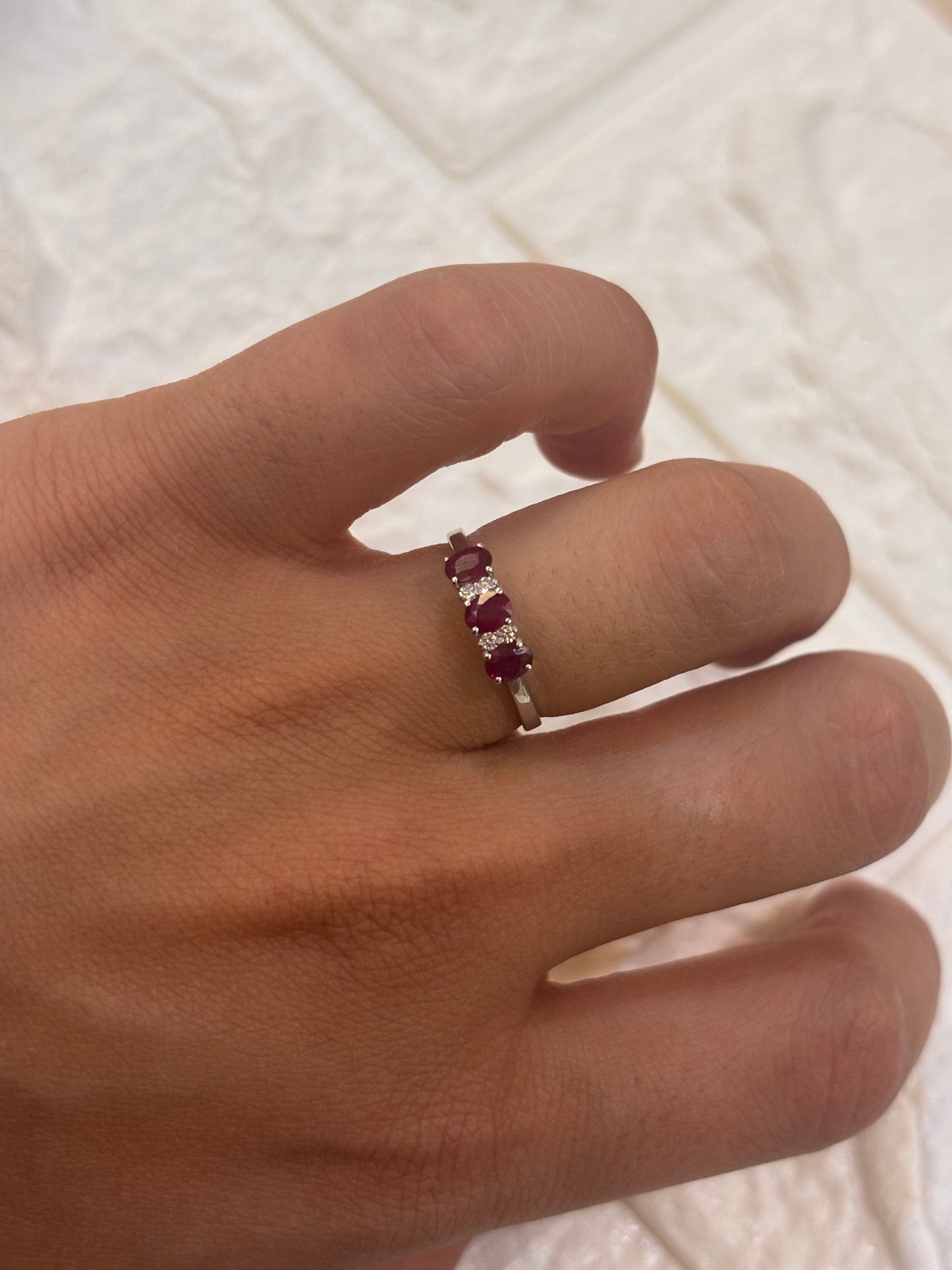 ANELLO TRILOGY MODENA GIOIELLI RUBINO,SMERLADO ,ZAFFIRO E DIAMANTI