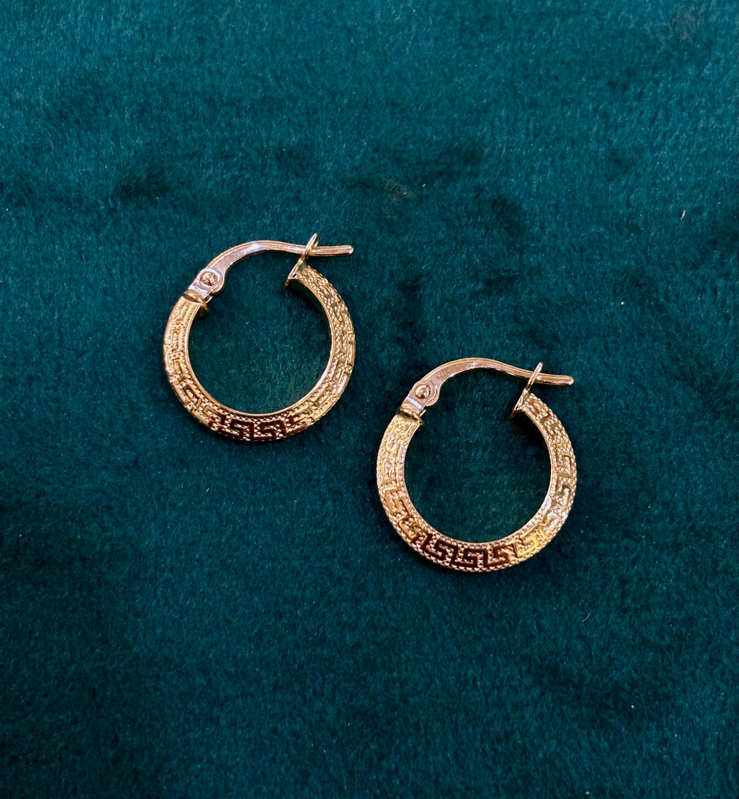 Anelli cerchio con greca oro 18 carati