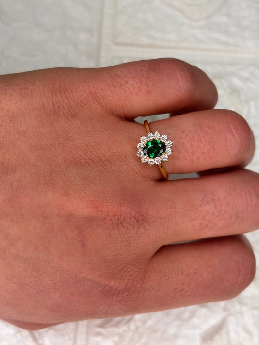 Anello Kate Oro Giallo 18 Carati pietra color Smeraldo