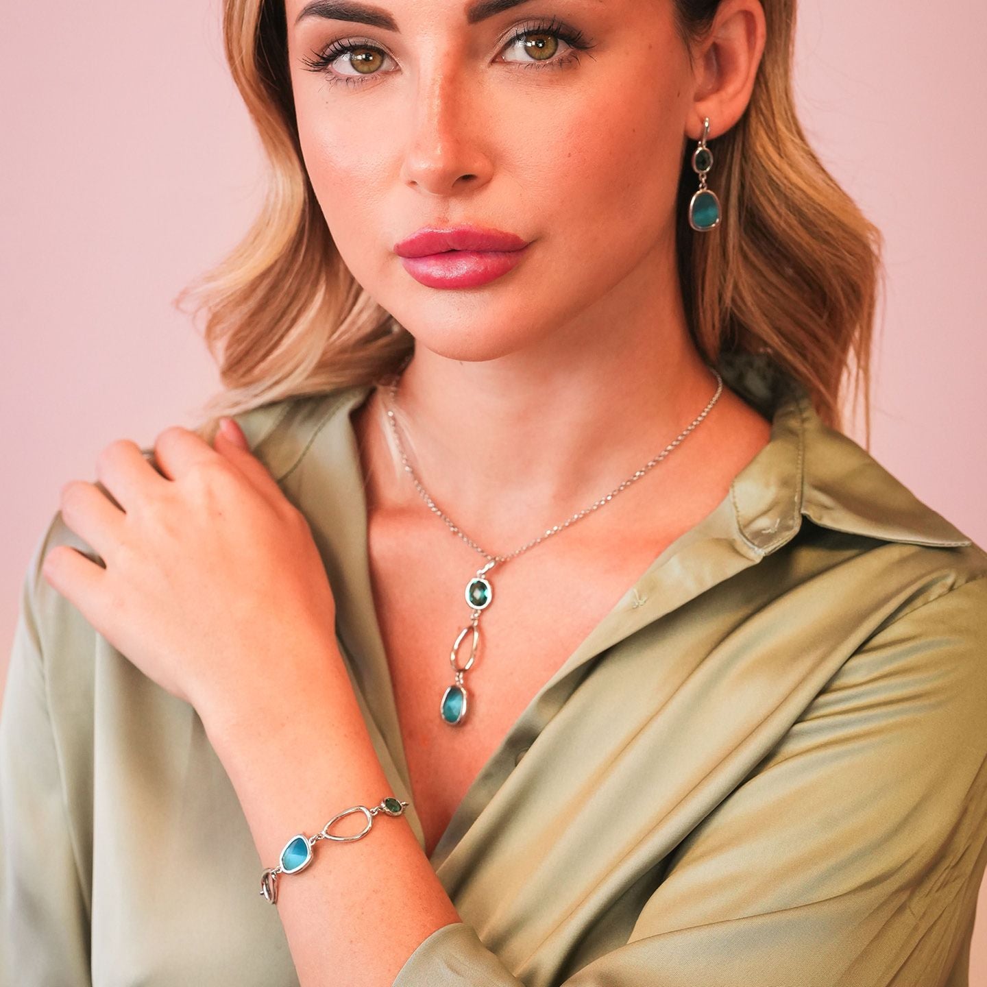 Bracciale con cristalli turchesi XB1041A