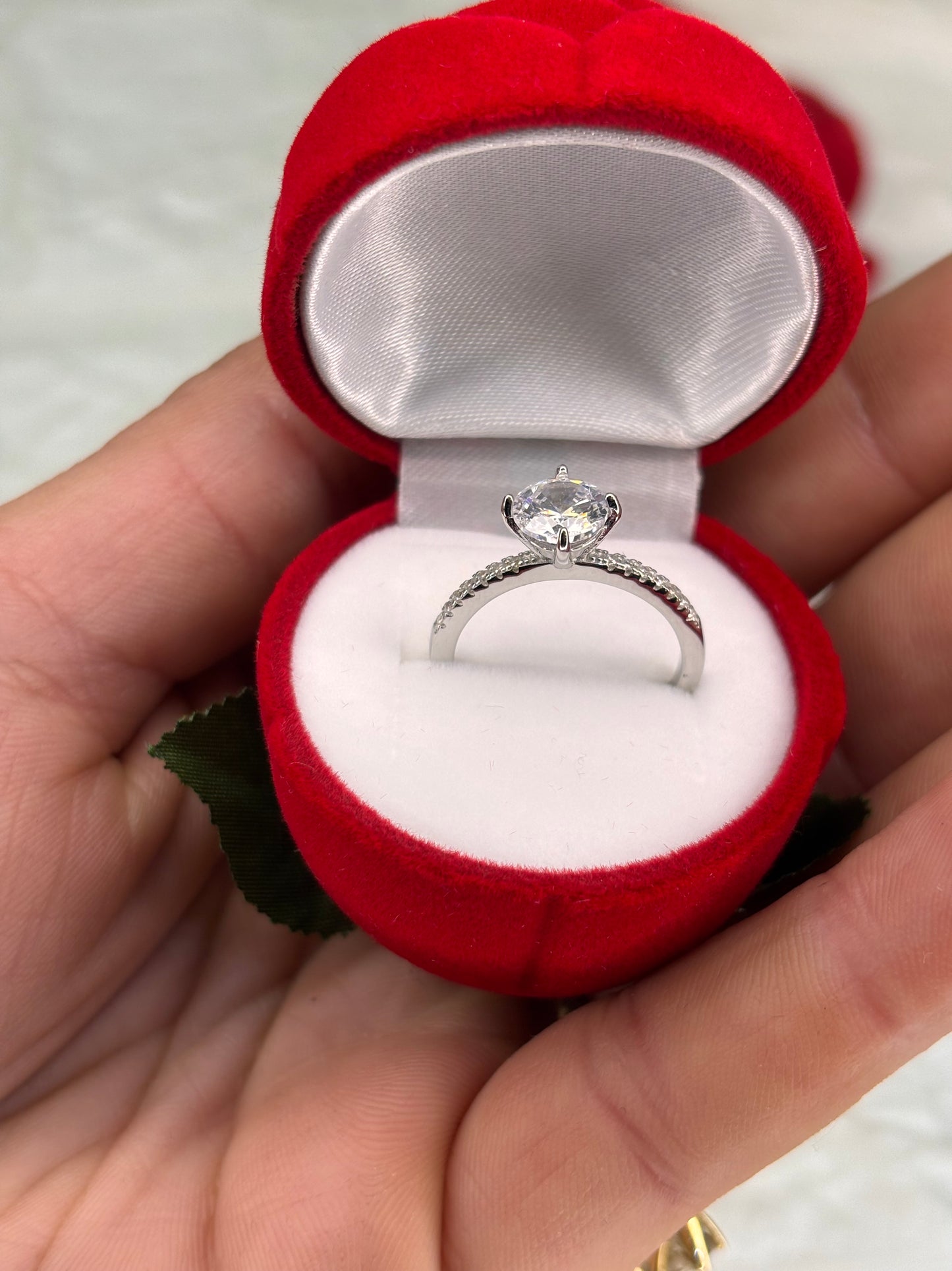 Anello Solitario con zirconi sul gambo Argento 925
