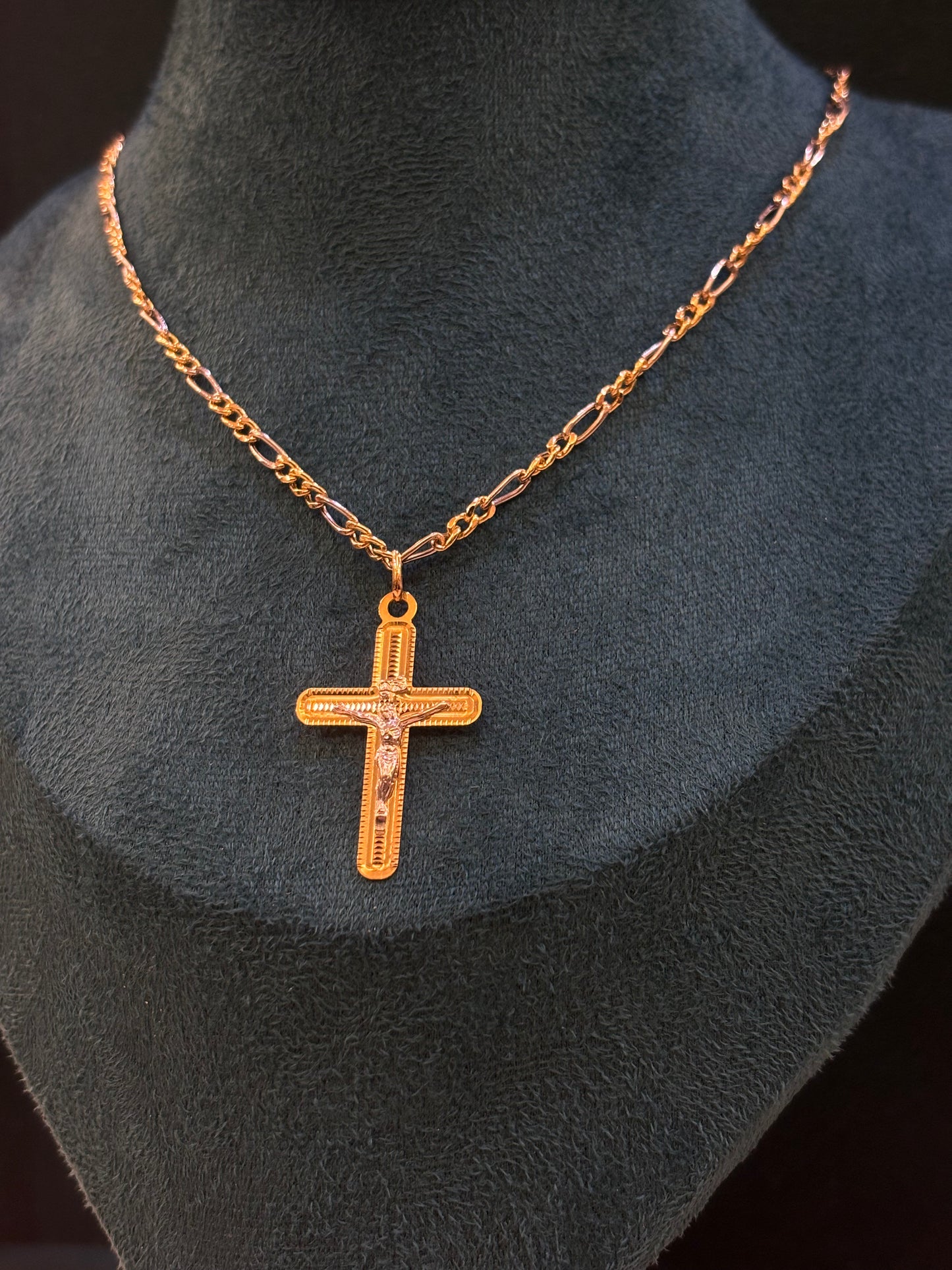 Collana Crocifisso Oro giallo 18 Carati