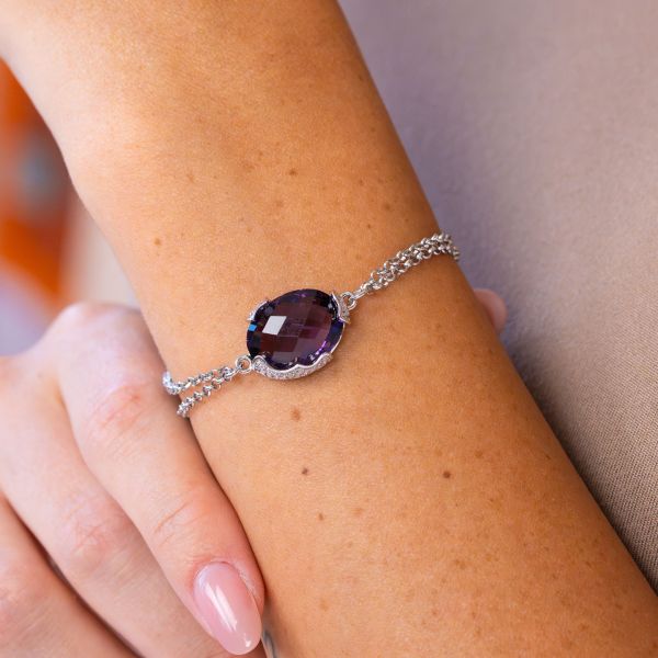 Bracciale a doppia catena con cristallo ametista centrale XB1063V