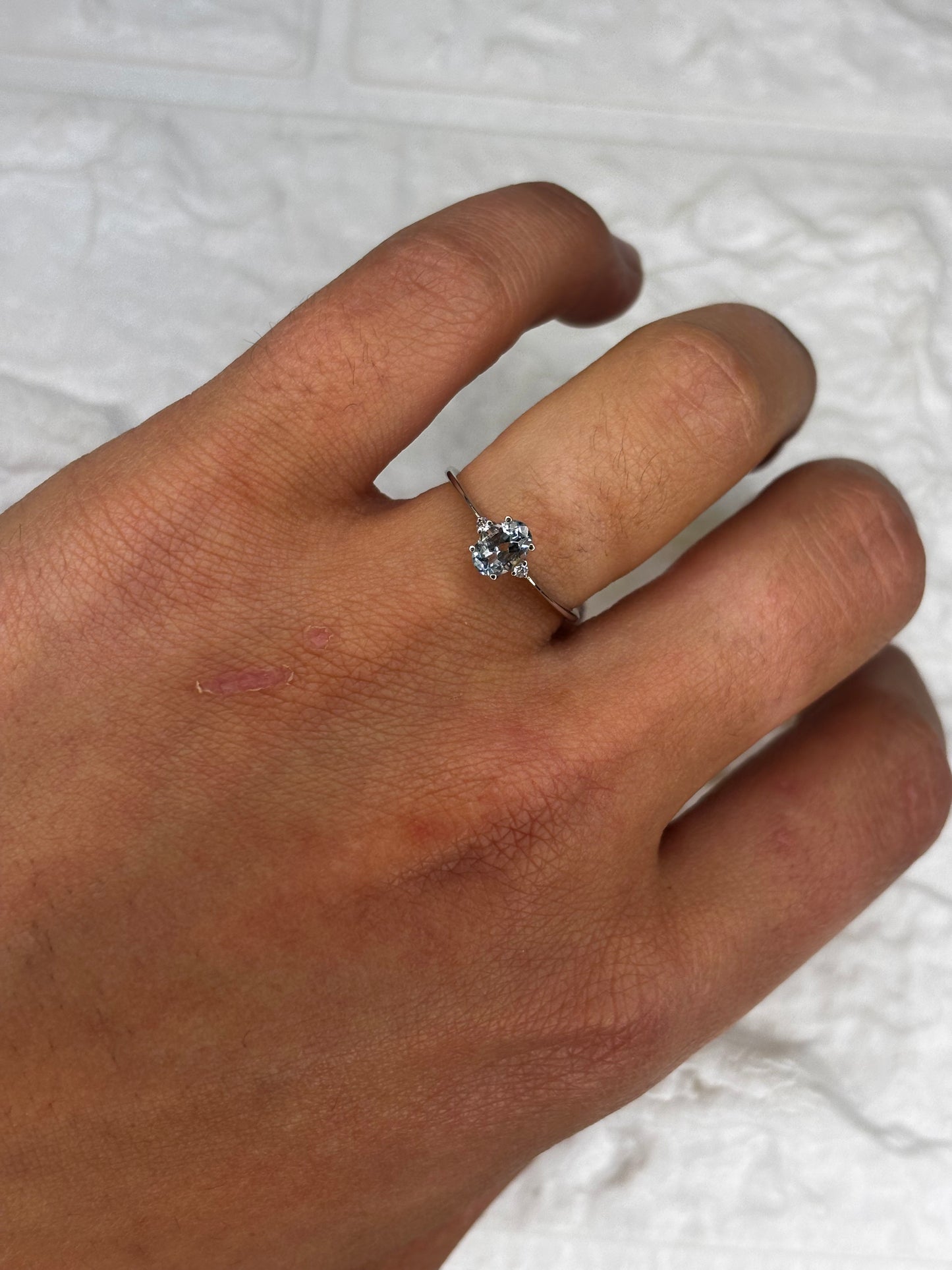 Anello Ovale in Oro 18 Carati  Acquamarina e Diamanti PROMESSE GIOIELLI