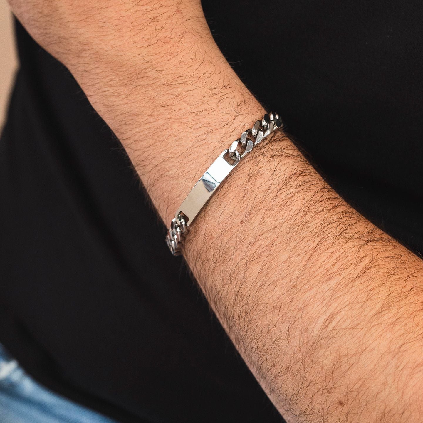 Bracciale uomo con maglia grumetta e placca rettangolare ABR741