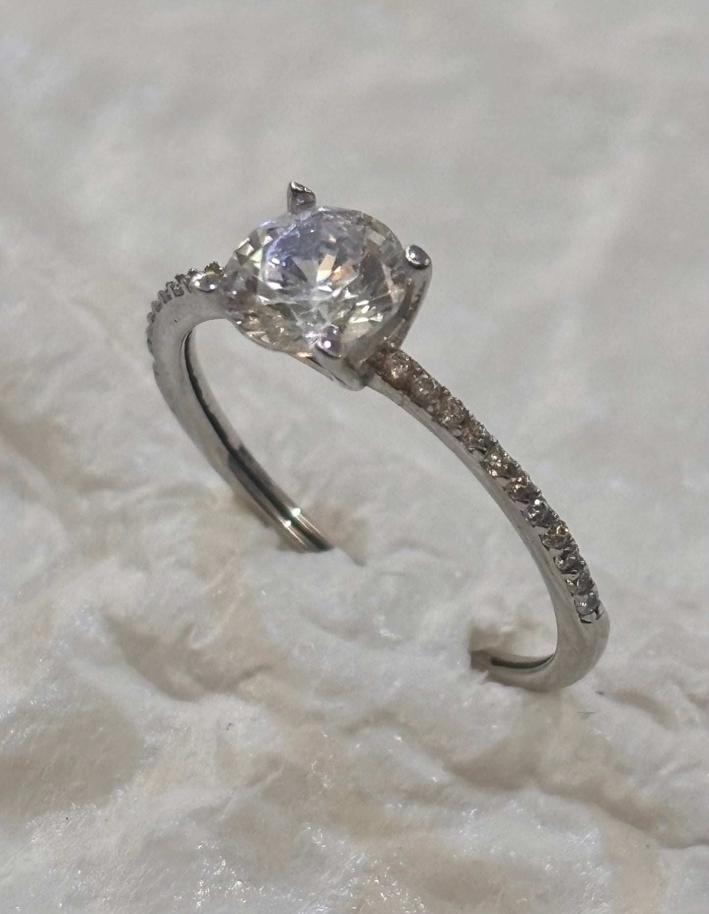 Anello Solitario Oro Bianco 18 Carati