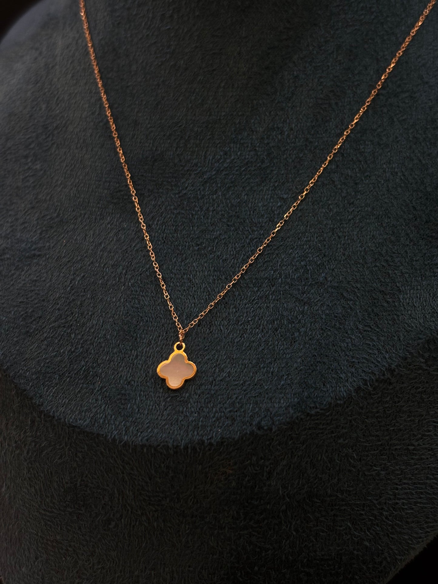 Collana Quadrifoglio madre perla Oro Giallo 18 carati