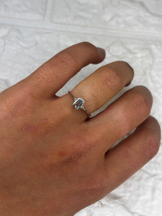Anello Rettangolare in oro 18 carati Acquamarina e Diamanti PROMESSE GIOIELLI