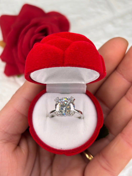 Anello Solitario con Zircone Centrale Argento 925