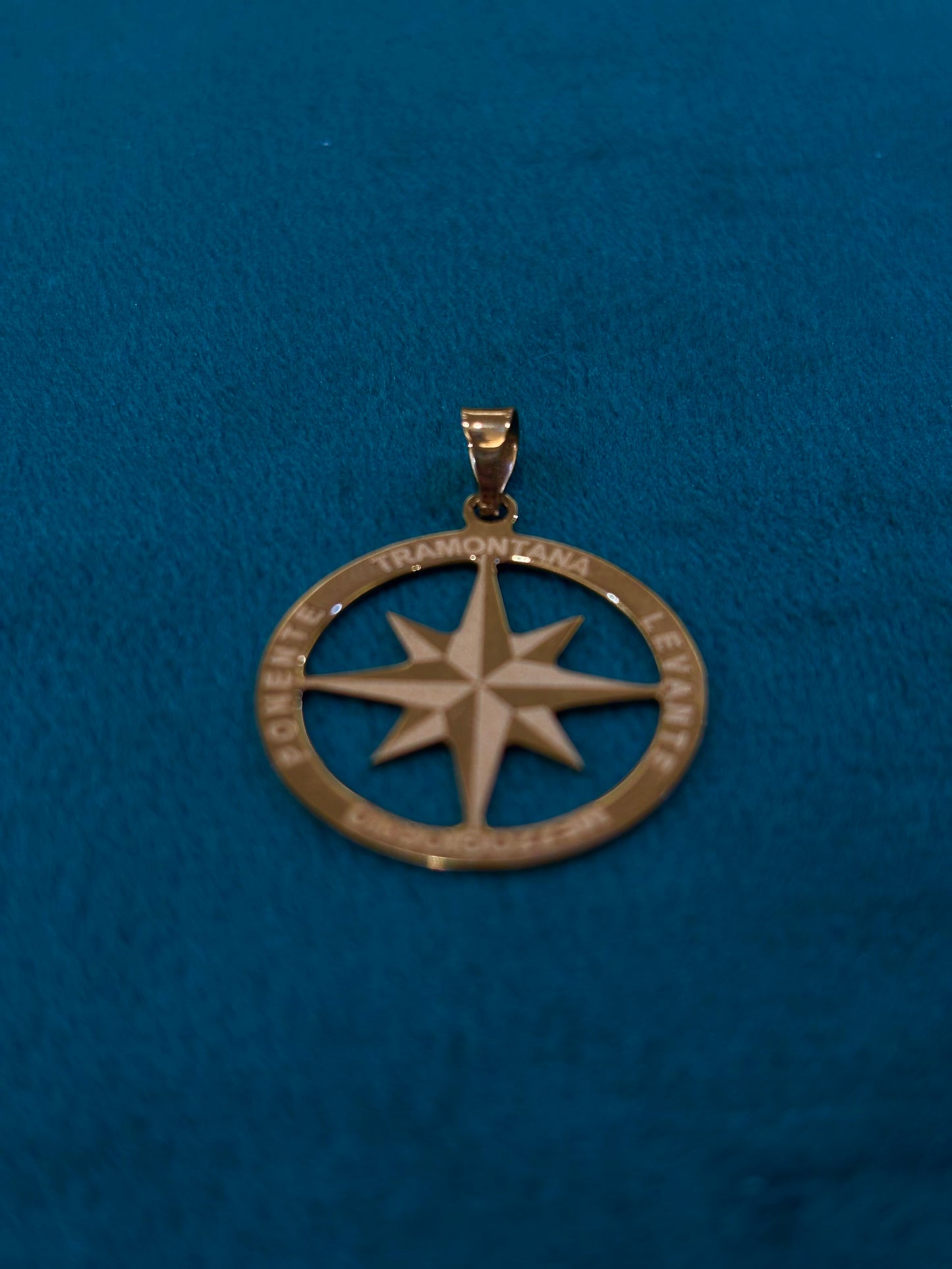 Ciondolo Rosa Dei Venti Oro 18 Carati cod.02