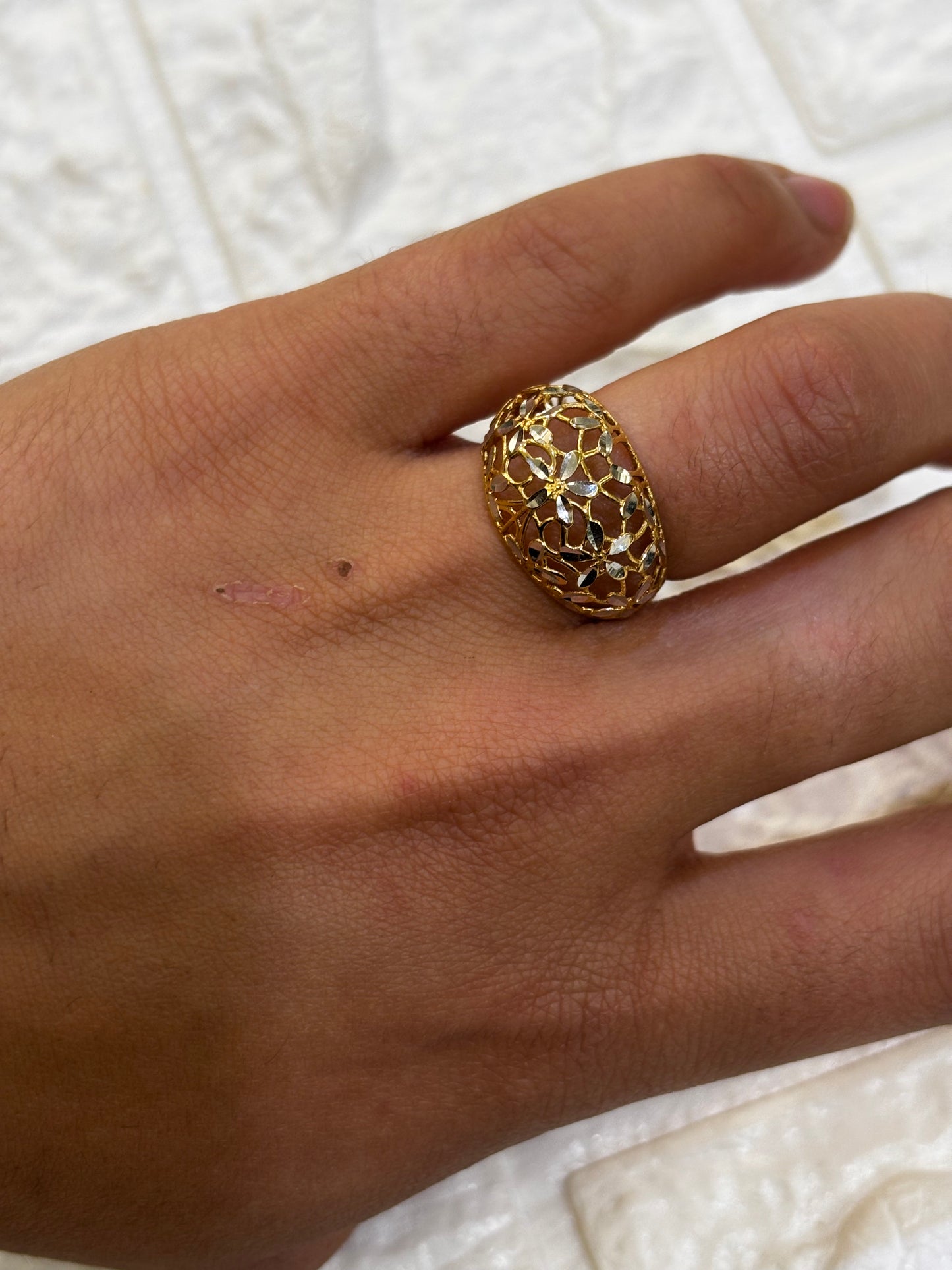 Anello Bombato con filigrana Oro Giallo 18 Carati