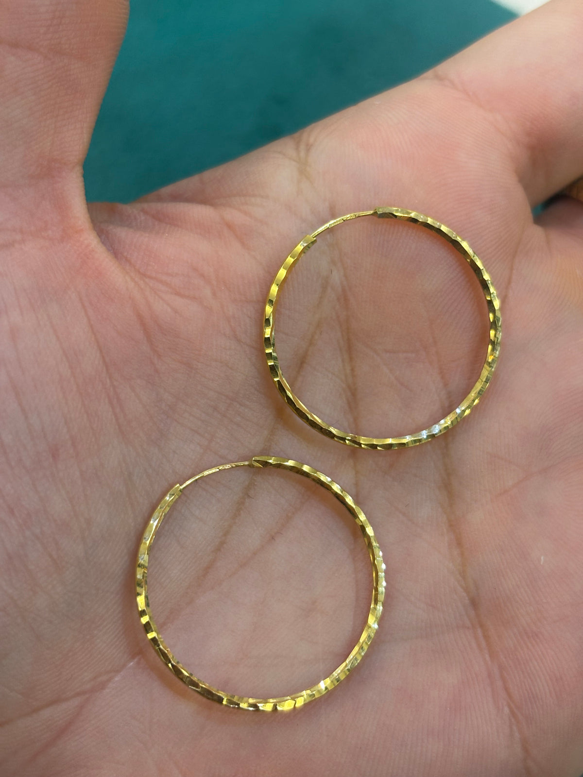 Orecchini oro giallo cerchio diamantati