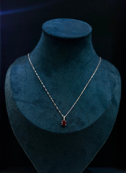 Collana Oro Bianco 18 Carati pietra rossa