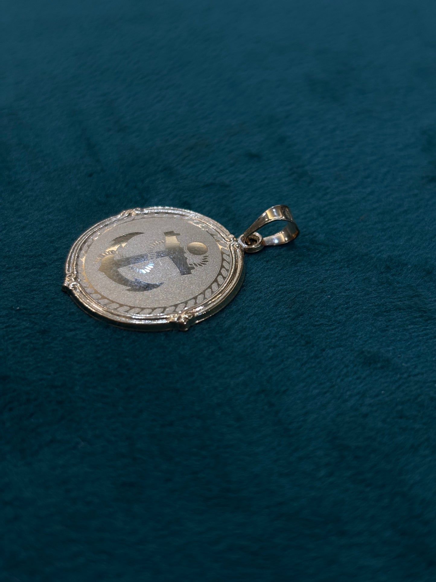 Ciondolo Medaglia tonda con Ancora Oro Giallo18 Carati cod. 03