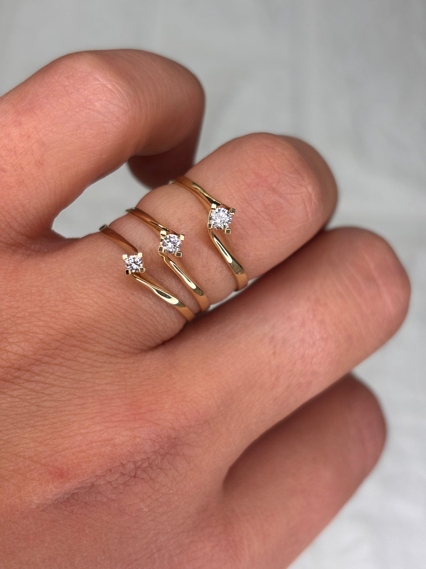 Anello Solitario Oro Giallo e Diamante Promesse Gioielli