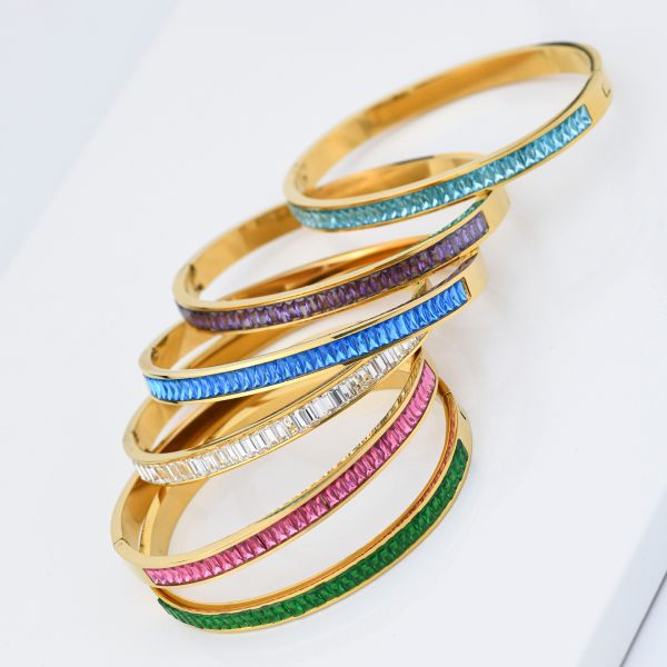 Bracciale in acciaio rigido con centrale di cristalli taglio baguette