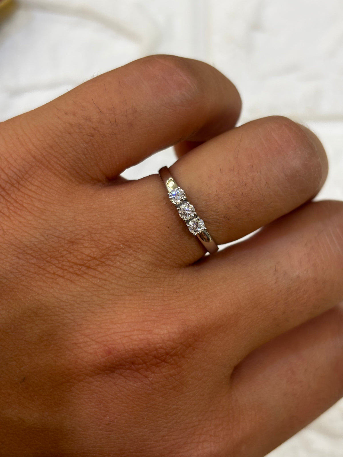 Anello Trilogy oro bianco 18 carati