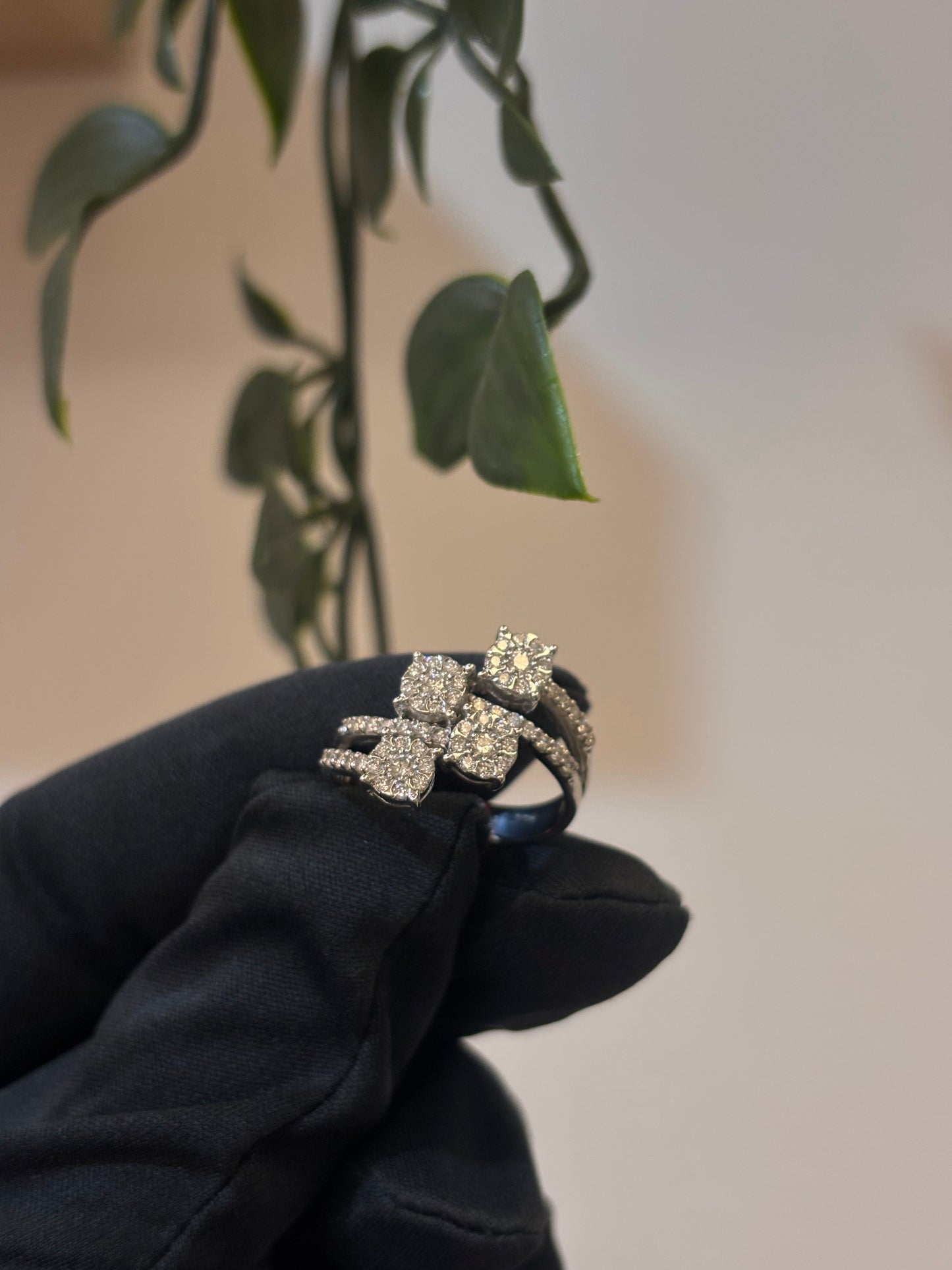 ANELLO QUATTRO PUNTI LUCE ORO BIANCO E DIAMANTI PROMESSE GIOIELLI APQ50
