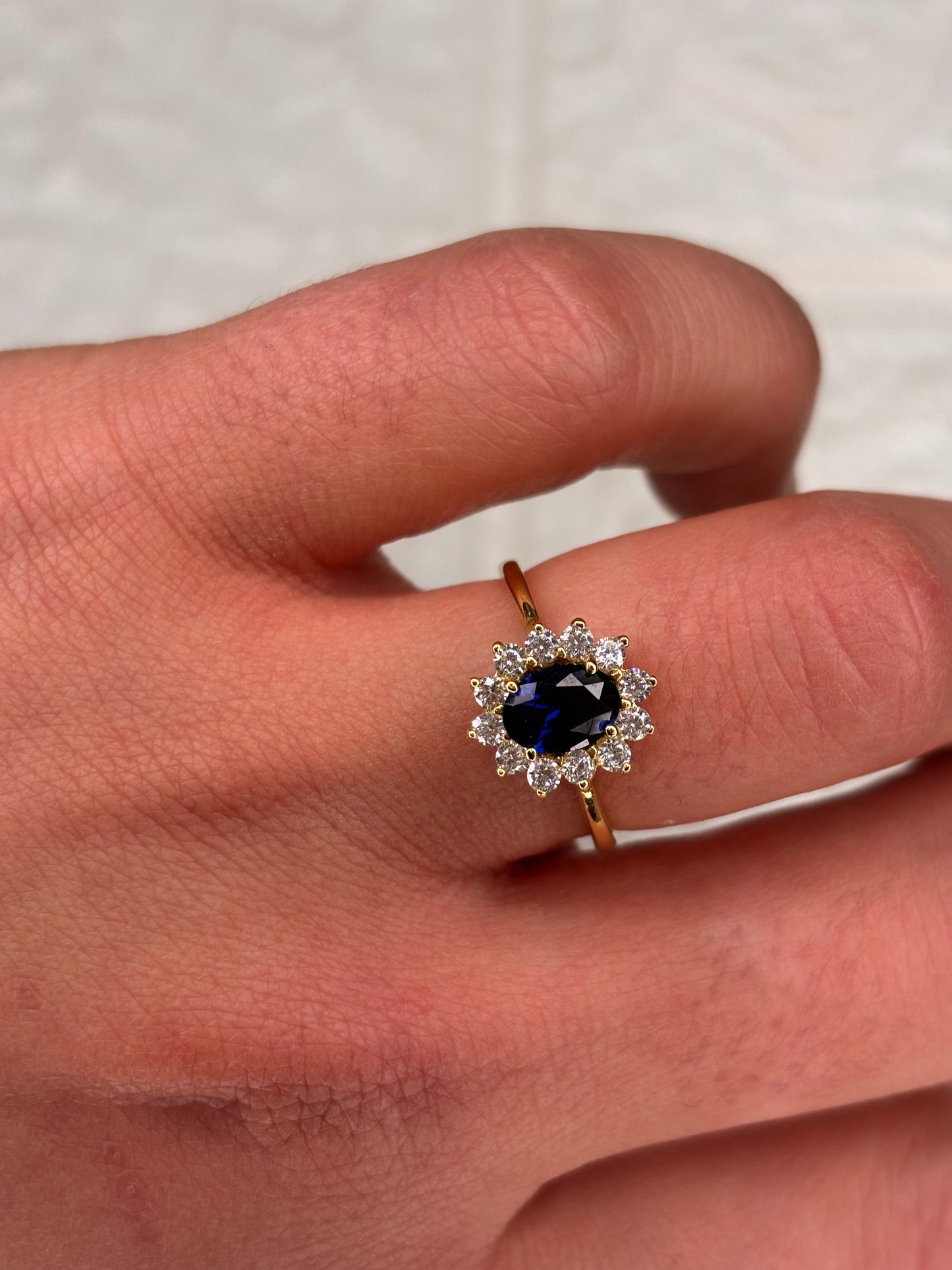 Anello Kate Oro Giallo 18 Carati pietra color Zaffiro