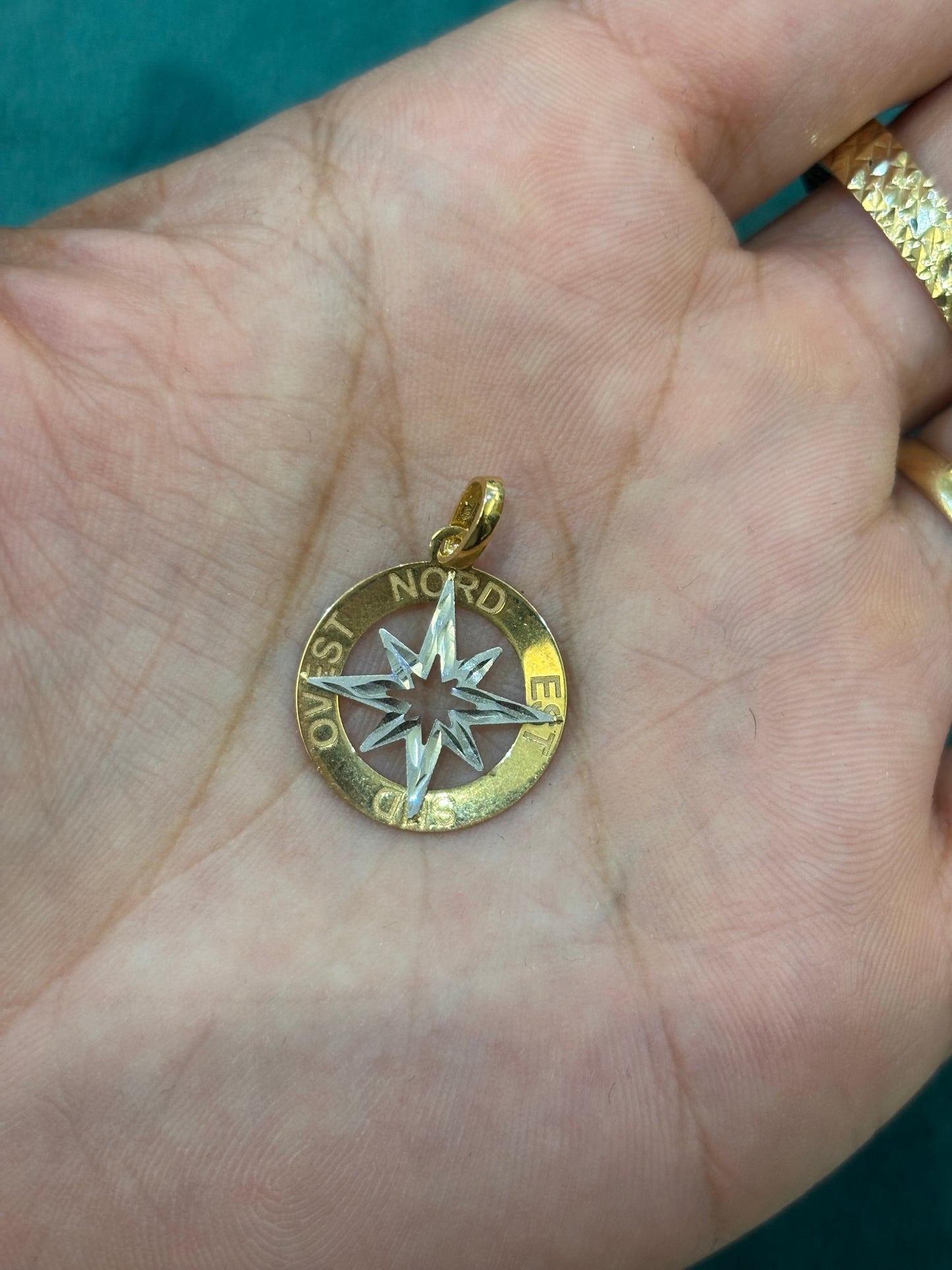 Ciondolo Rosa Dei Venti Oro 18 Carati cod. 01