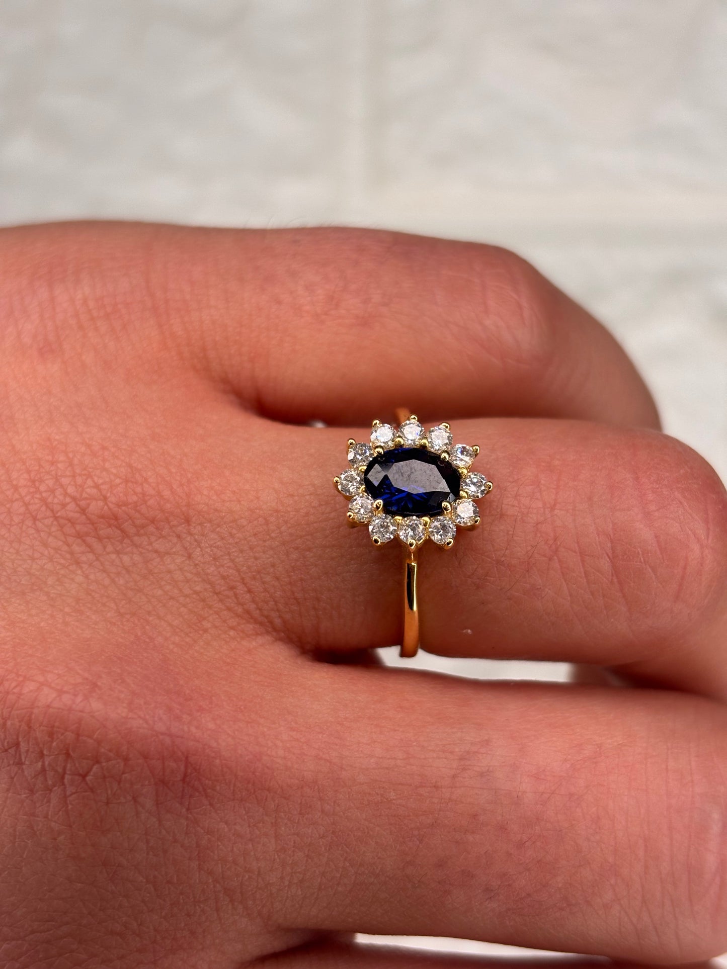 Anello Kate Oro Giallo 18 Carati pietra color Zaffiro