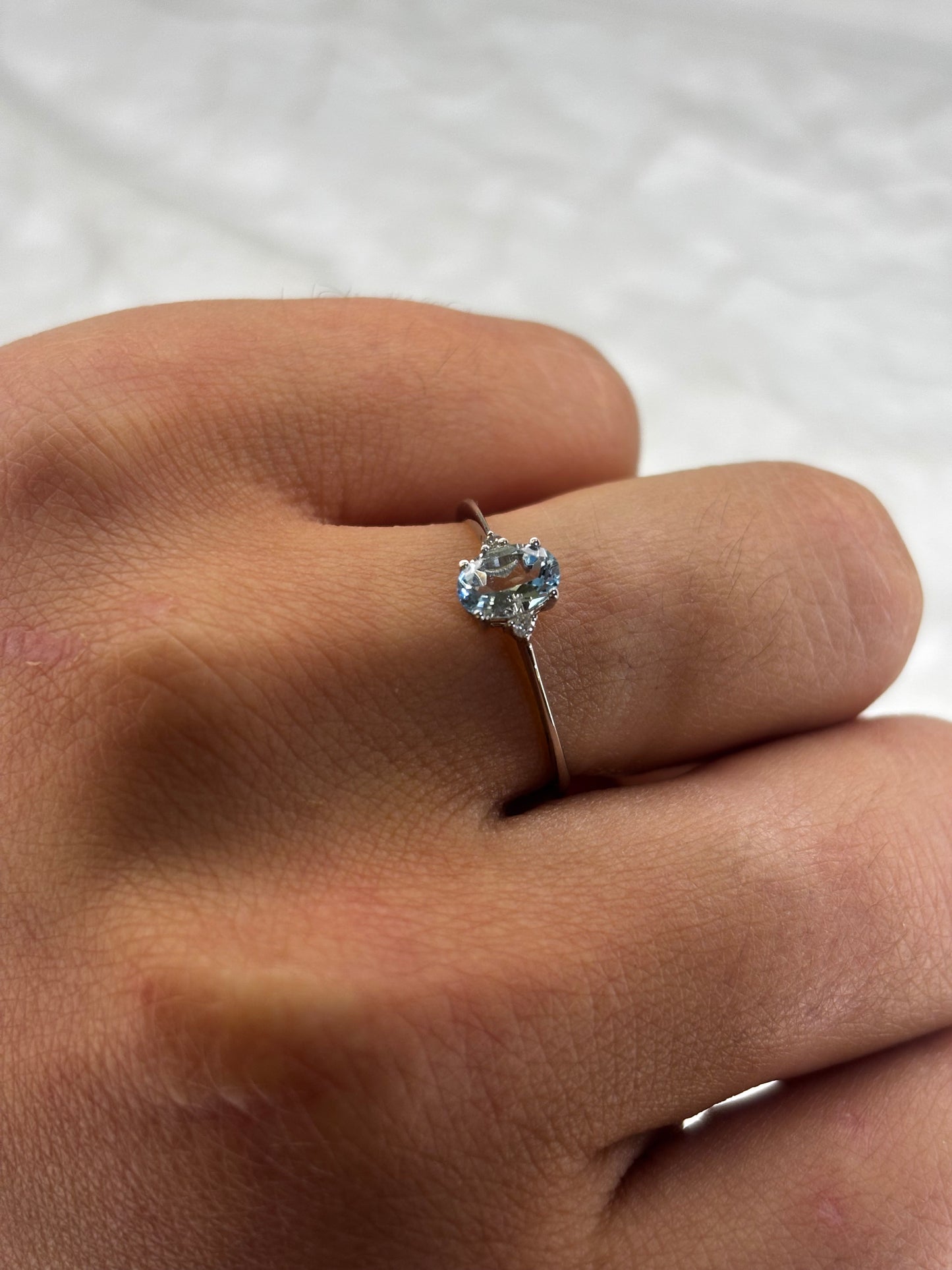 Anello Ovale in Oro 18 Carati  Acquamarina e Diamanti PROMESSE GIOIELLI
