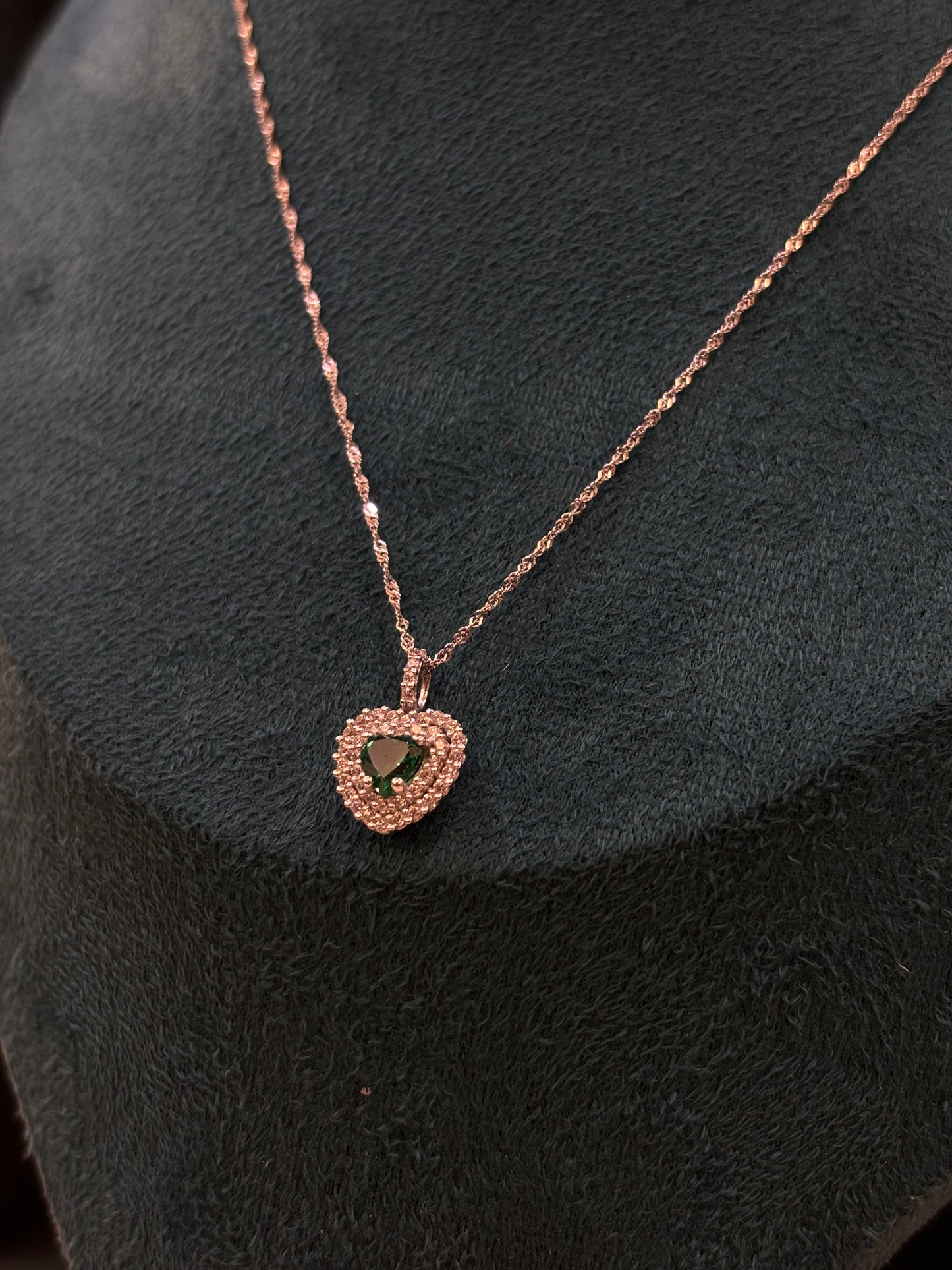 Collana Oro Bianco 18 Carati Cuore Verde
