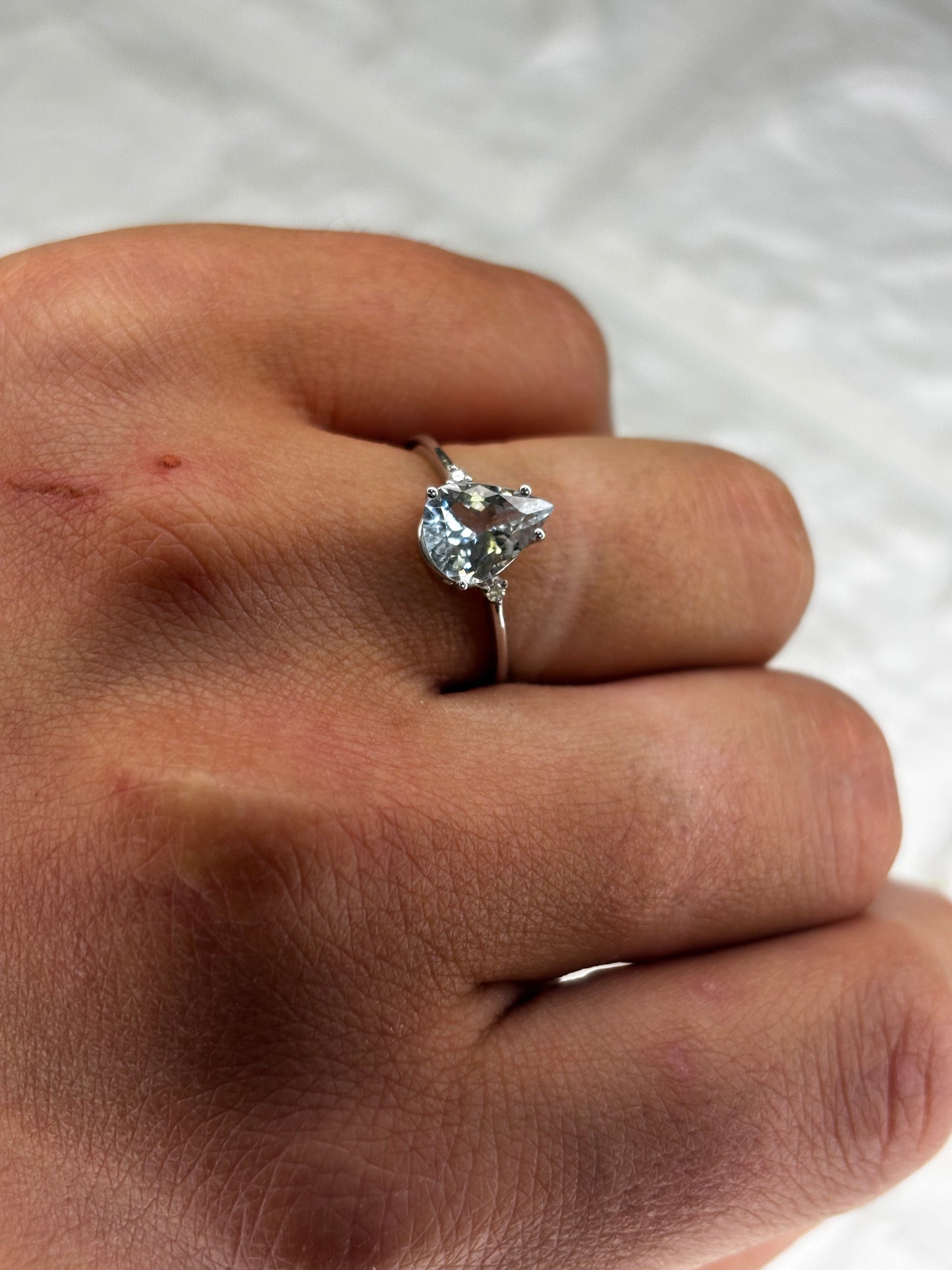 Anello Goccia oro 18 carati Acquamarina e Diamanti