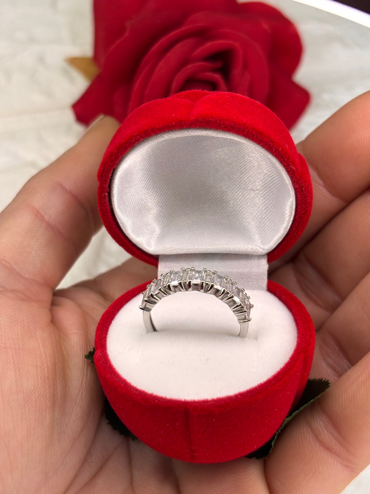 Anello Veretta con zirconi taglio Baguette Argento 925