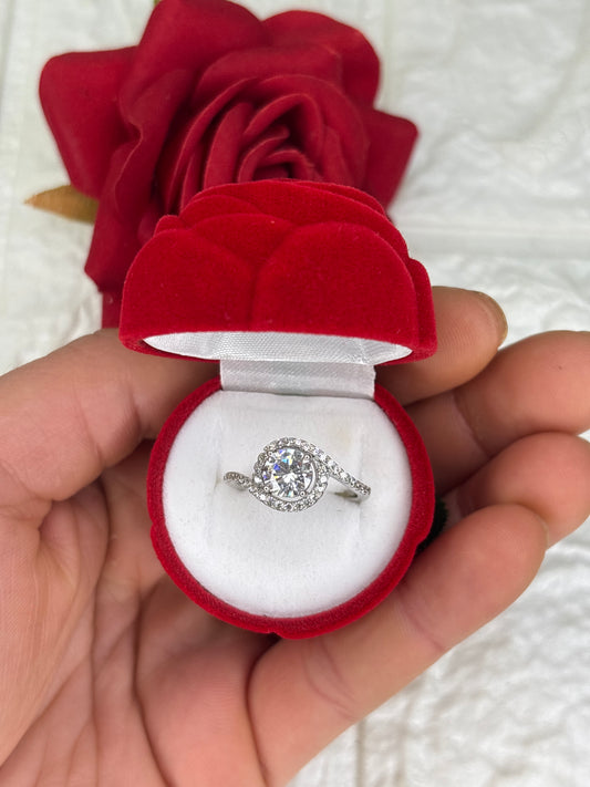 Anello Solitario con fascia di zirconi sul gambo Argento 925