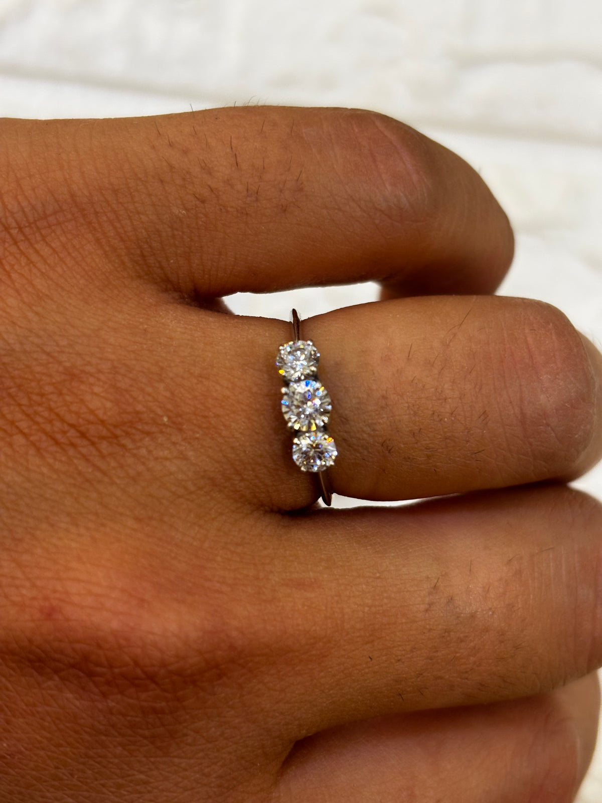 Anello Trilogy Oro Bianco  18 Carati e zirconi
