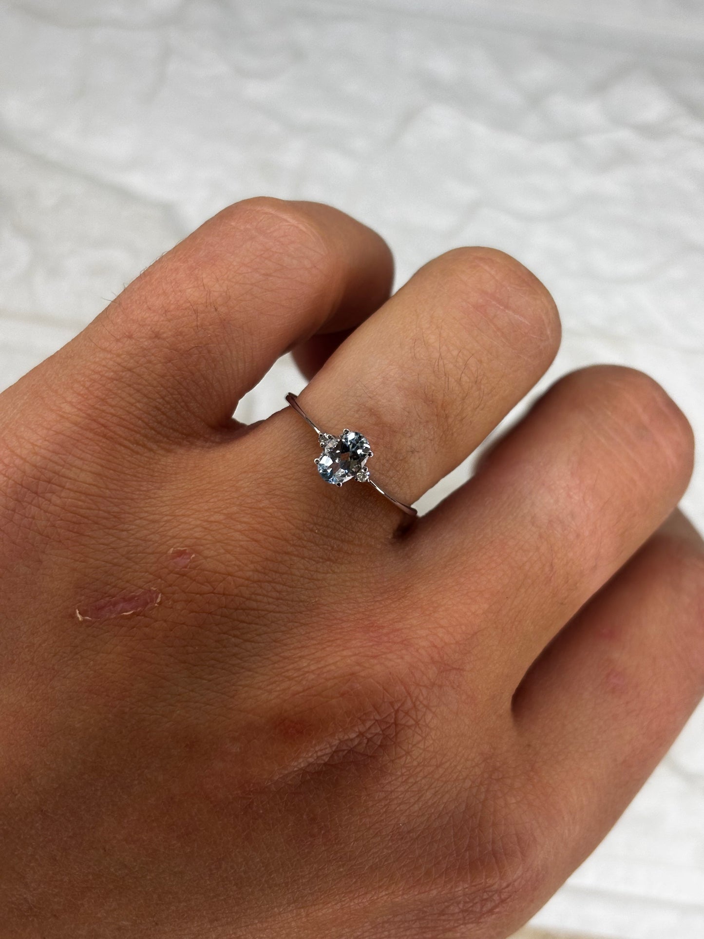 Anello Ovale in Oro 18 Carati  Acquamarina e Diamanti PROMESSE GIOIELLI