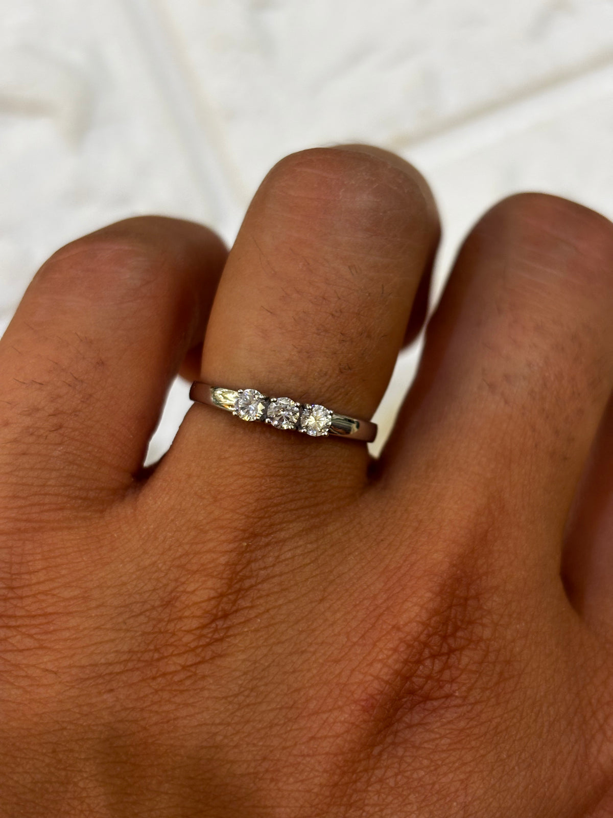 Anello Trilogy oro bianco 18 carati