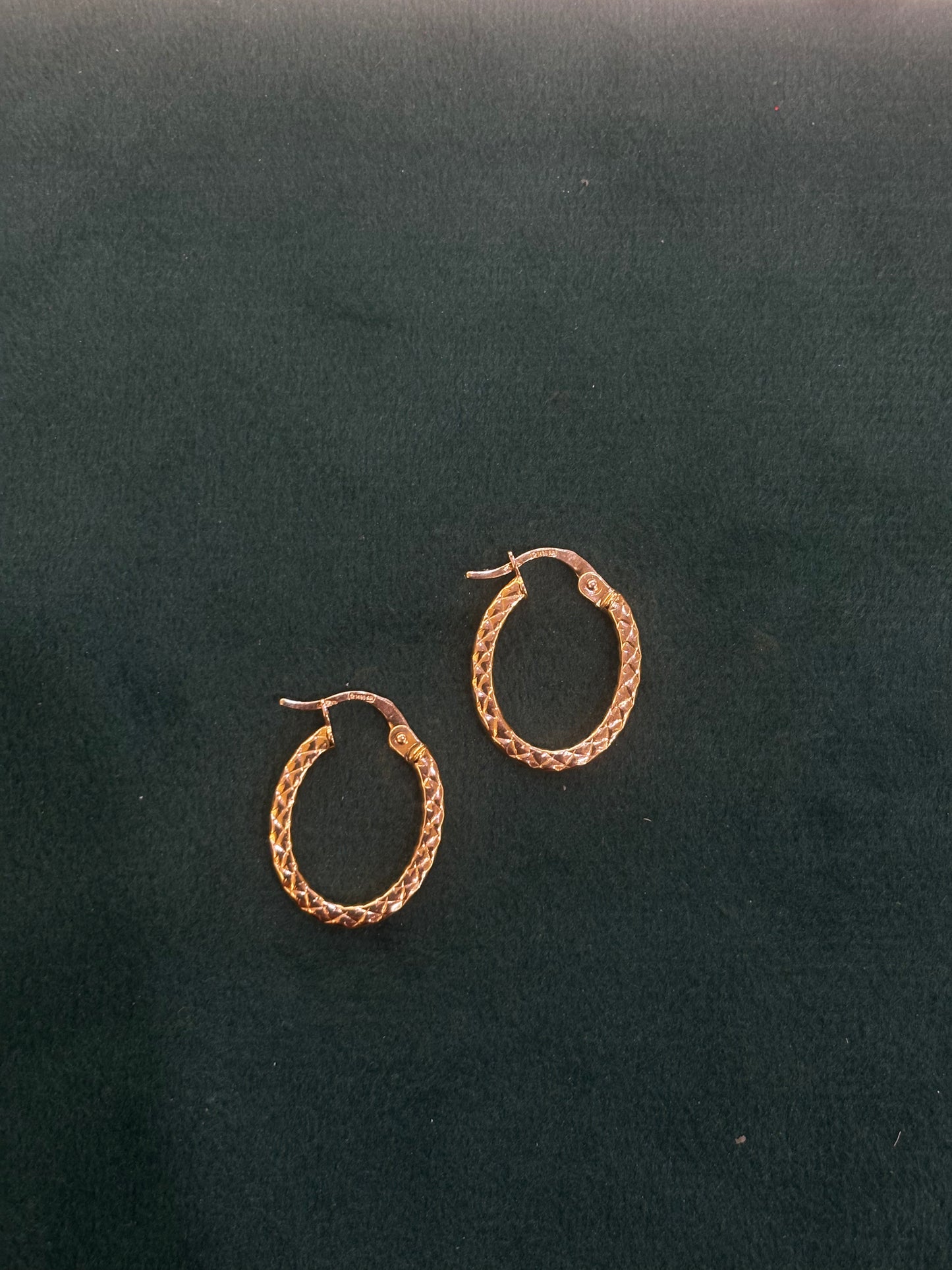 Orecchini Ovali martellati in oro 18 carati