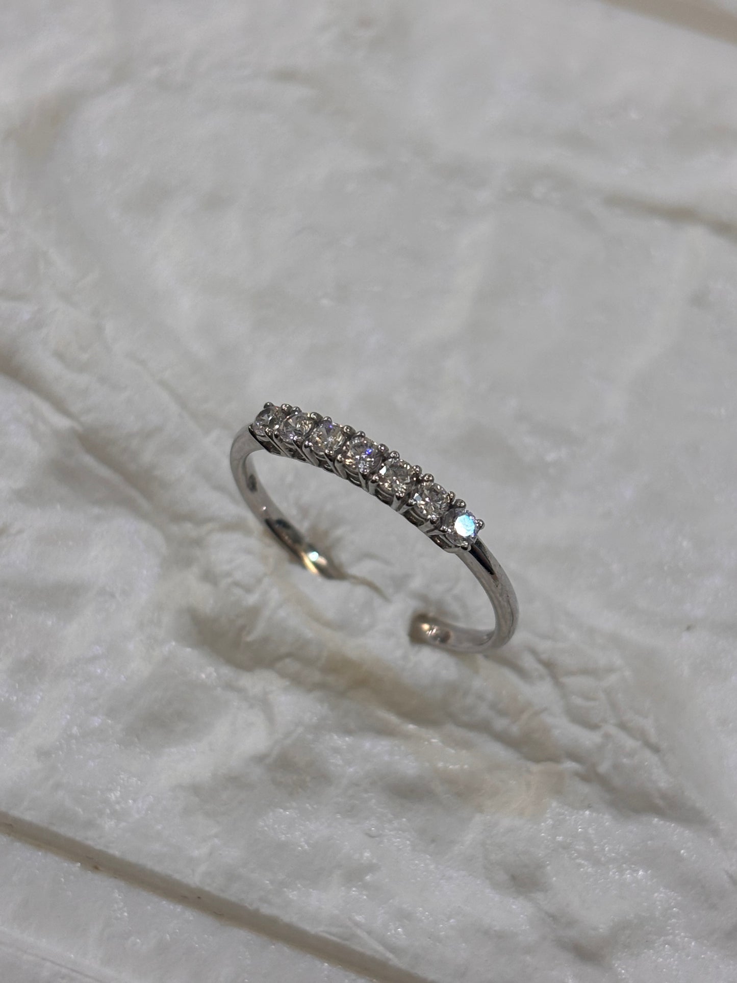 Anello Veretta 7 Pietre Oro Bianco 18 Carati