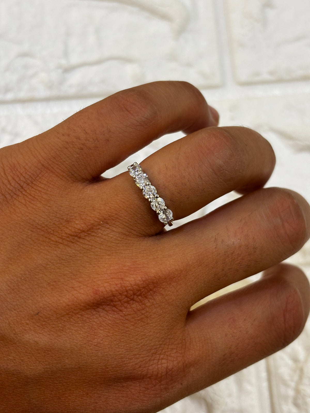 Anello Veretta 5 pietre in oro bianco 18 carati