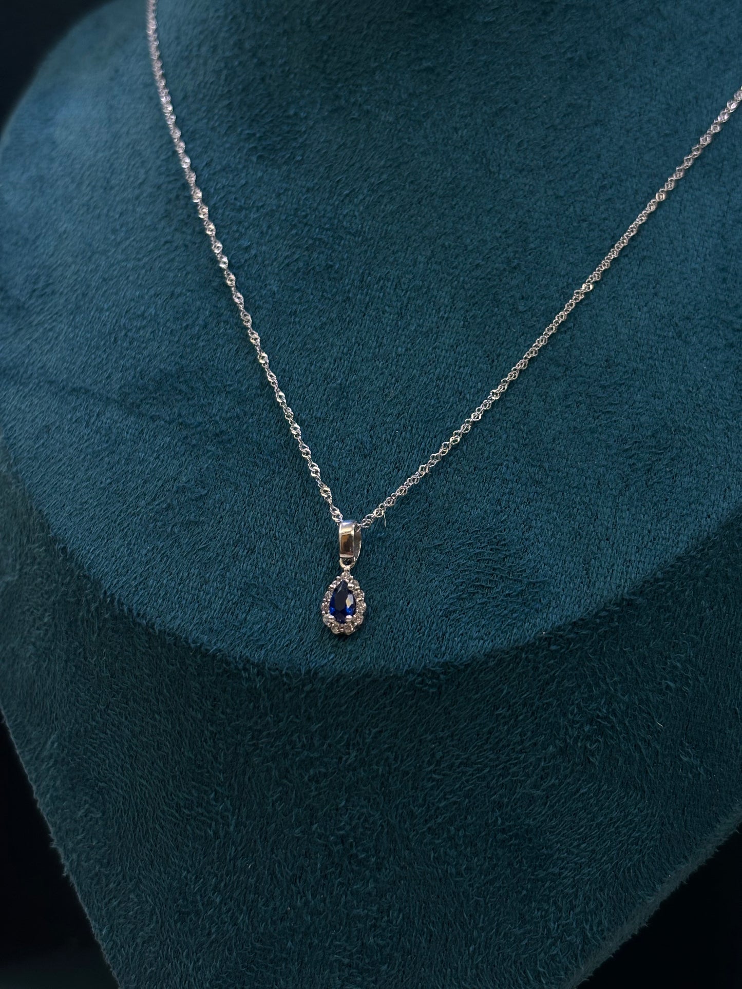 Collana Oro Bianco 18 Carati Goccia blu e zirconi